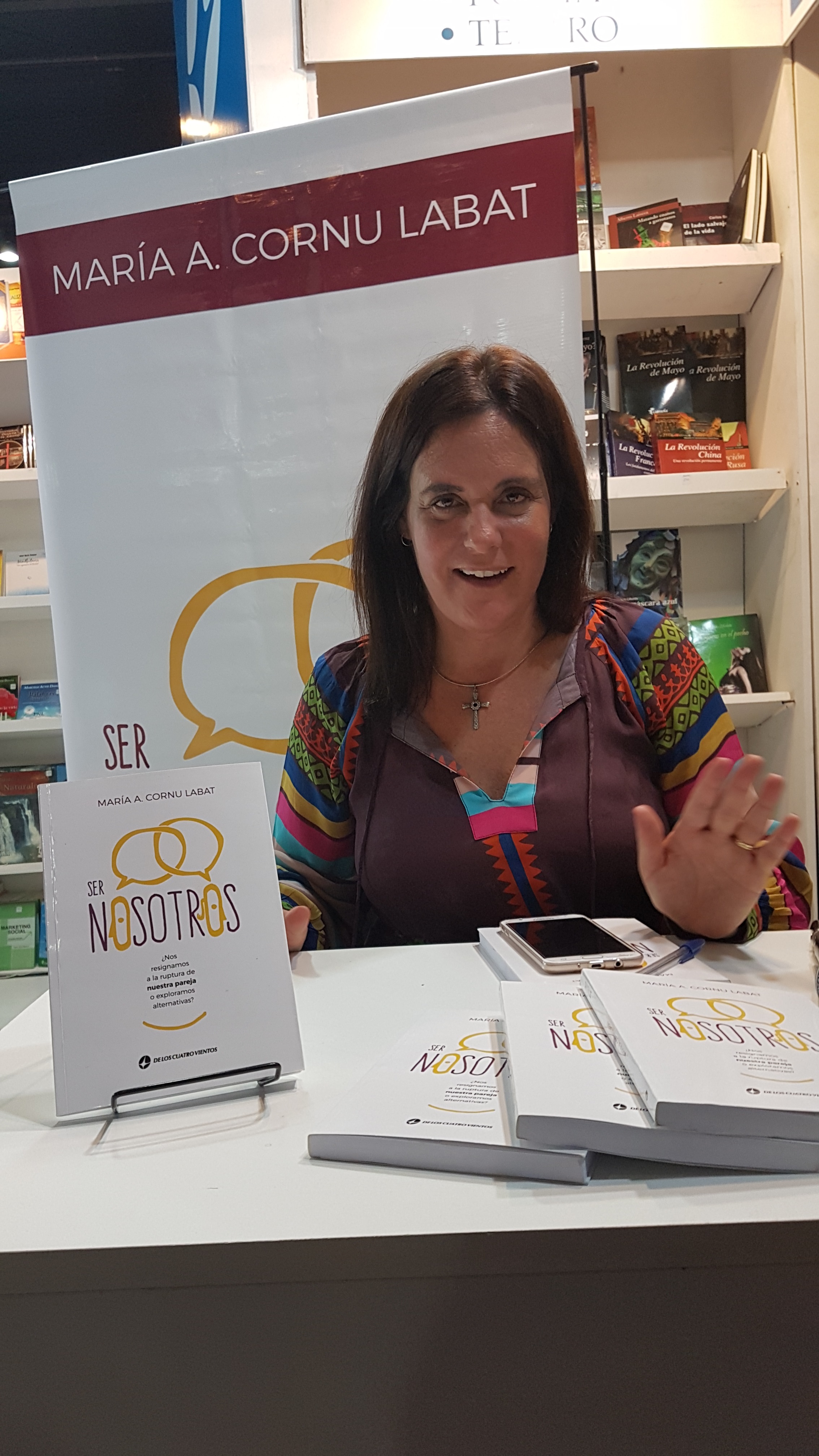 feria del libro María con banner